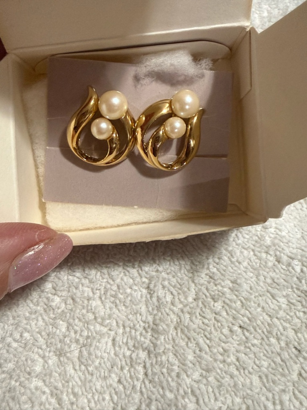 Vintage Avon Modern Classic Earrings